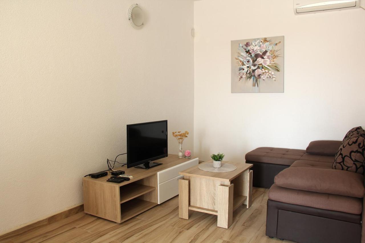 Apartmani Ljubo Primošten Exterior foto