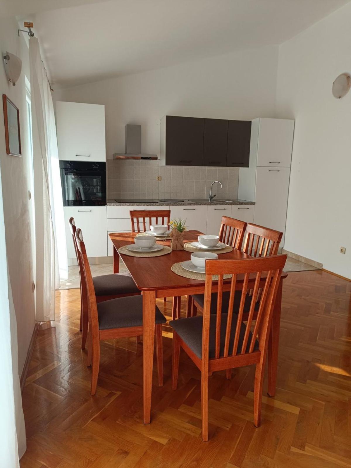 Apartmani Ljubo Primošten Exterior foto